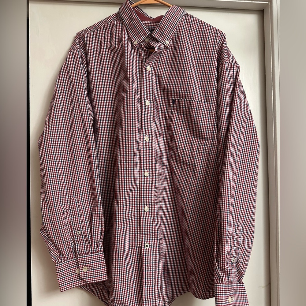 XL red and black plaid Izod button down men's shirt